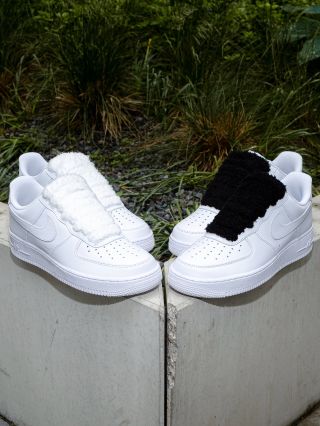 Bílá nebo černá? Na afropesss.cz najdeš oboje 🖤🤍 👉 Dostupné jak samostatně, tak i v kompletním páru AF1!